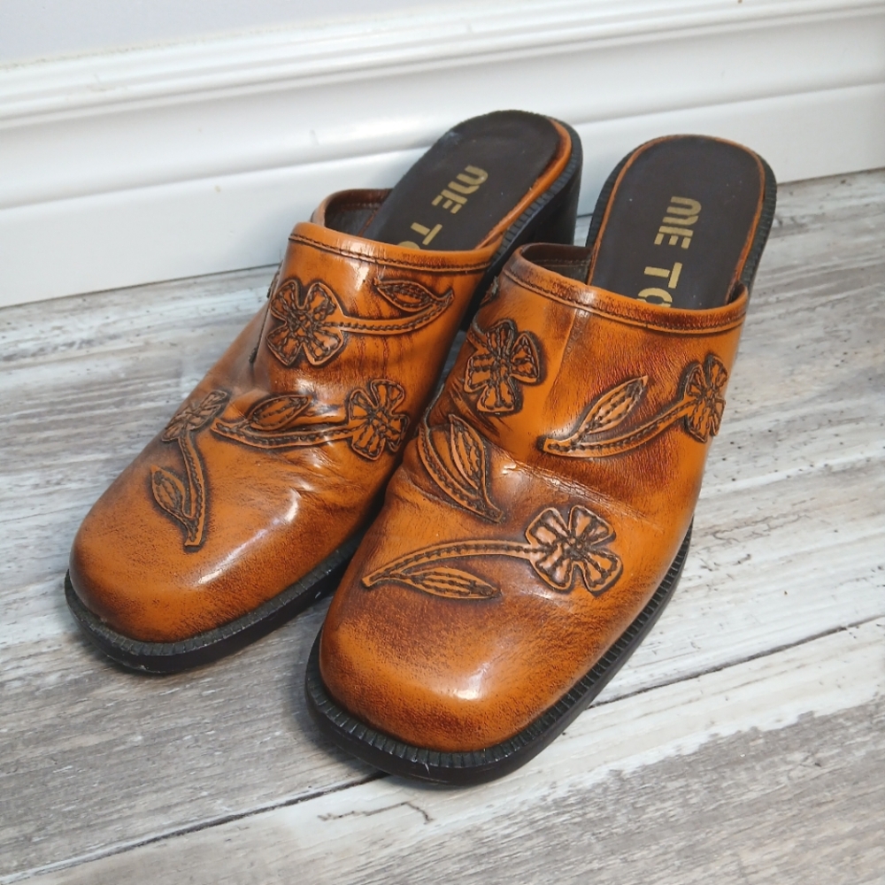 Vintage Y2K Me Too Floral Leather Appliqué Mule Clogs – Women’s Size 8½